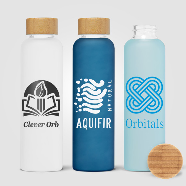Lucerne - 590 ml Borosilikat-Glasflasche in Milchglasoptik mit Bambus-Deckel